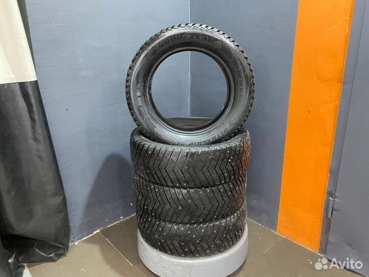 Goodyear Ultragrip Ice Arctic 235/60 R18 107T