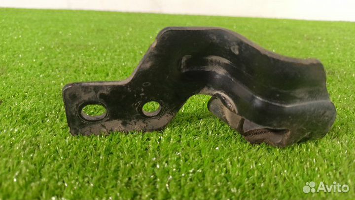 Кронштейн тормозного шланга задний правый Mazda 6
