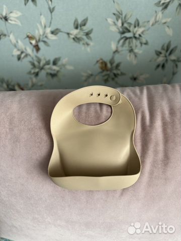 Слюнявчик для кормления из силикона