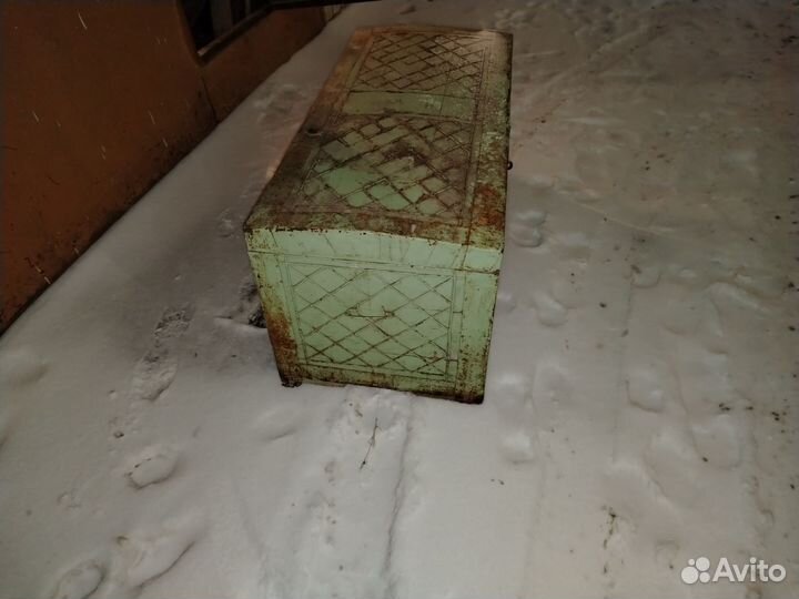 Сундук старинный