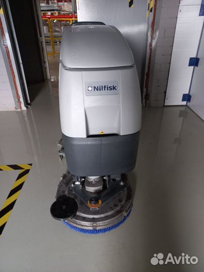 Поломоечная машина Nilfisk BA551D