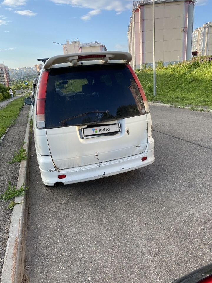 Toyota Town Ace Noah: фото владельца