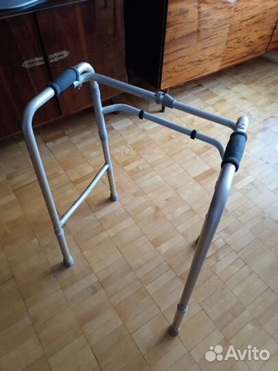 Ходунки для инвалидов