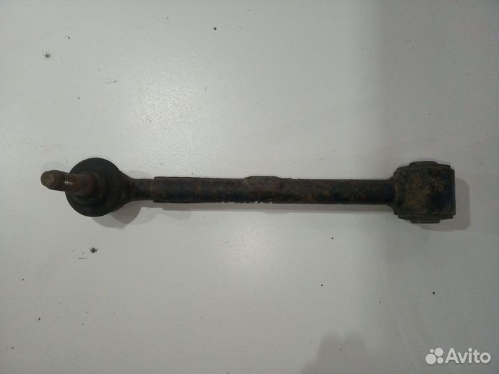 Toyota Mark II (X110) рычаг задний