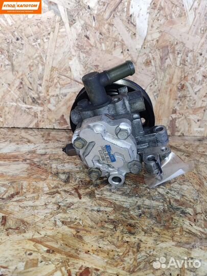 Насос гидроусилителя руля Mazda MPV L11632650C