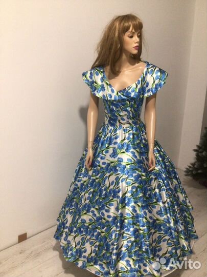 Платье атласное вечернее/выпускное 44-46 р