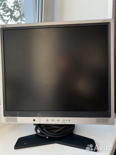 Монитор NEC LCD1904M