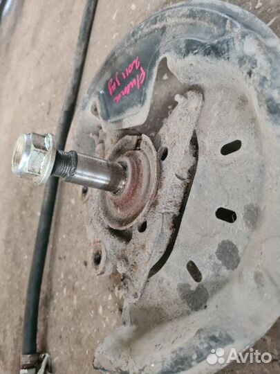 Цапфа задняя Renault Fluence седан M4R 2011