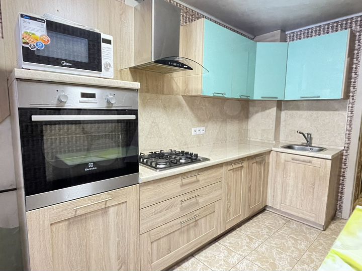 3-к. квартира, 60 м², 1/10 эт.
