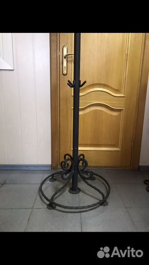 Вешалка кованая