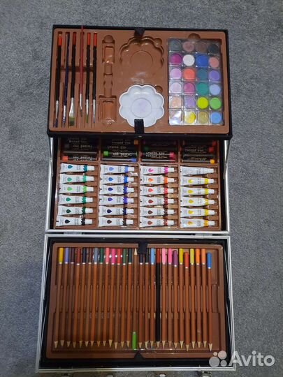 Набор юного художника