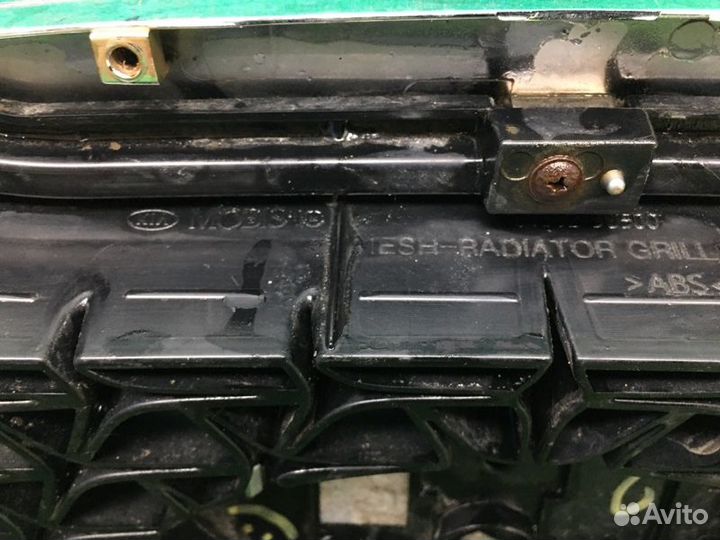 Решетка радиатора Kia Sportage 3 SL 2010-2015