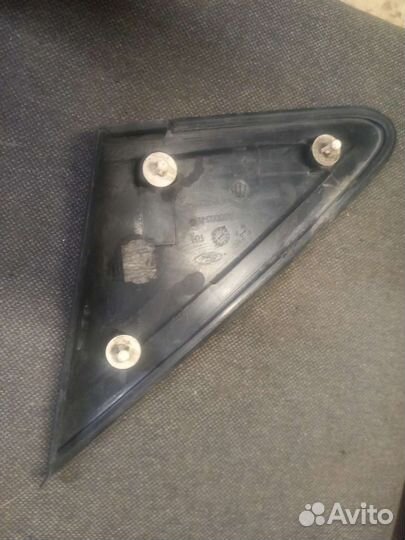 Форд фокус 2 правый уголок зеркала