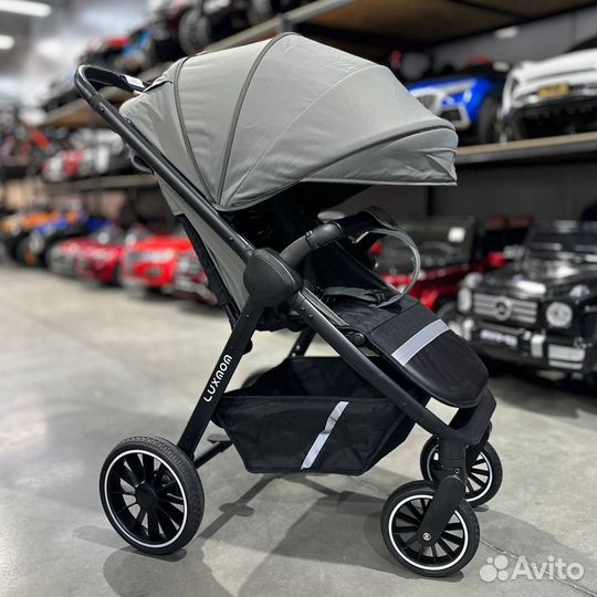 Коляска новая