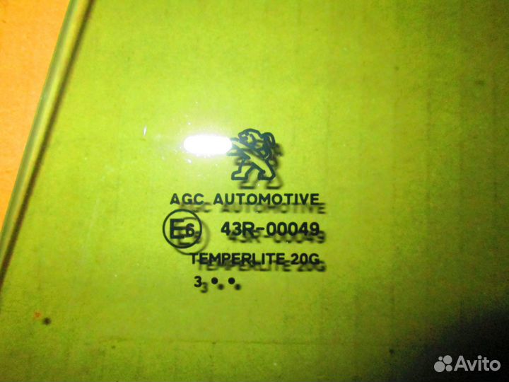 Стекло двери задней левой Peugeot 408