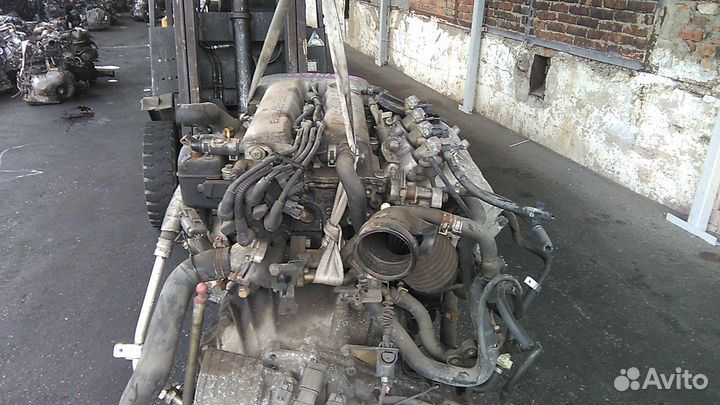 Двигатель nissan avenir W10 sr20de