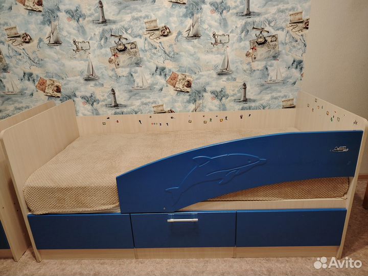 Кровать детская с бортиком