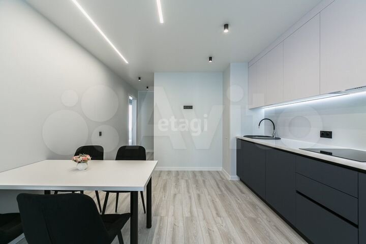 2-к. квартира, 68 м², 2/14 эт.