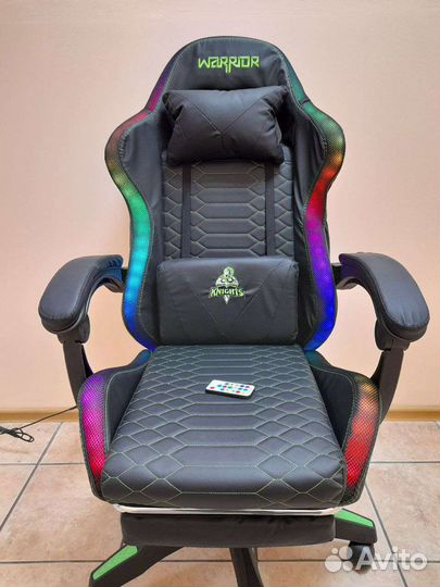 Игровое кресло с подсветкой и подставкой для ног