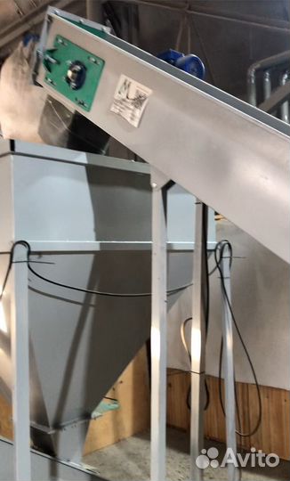 Подается фасовочное оборудование