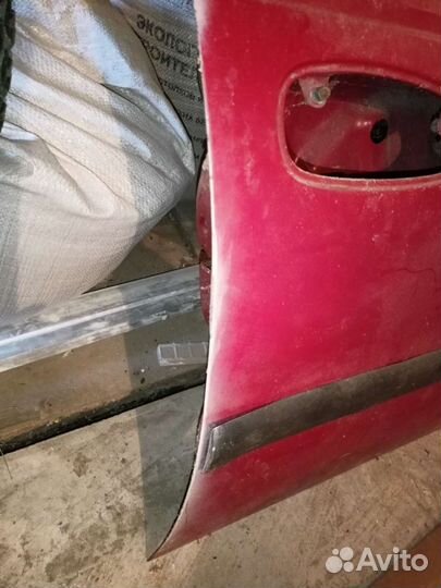 Дверь Toyota avensas 1