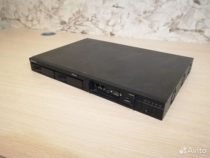 NAS-сервер Synology RS212