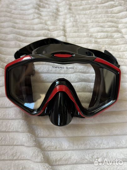 Маска с трубкой для подводного плавания