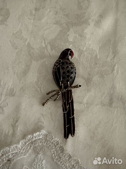 Броши бижутерия