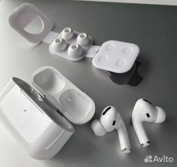 AirPods Pro версия 2022 года