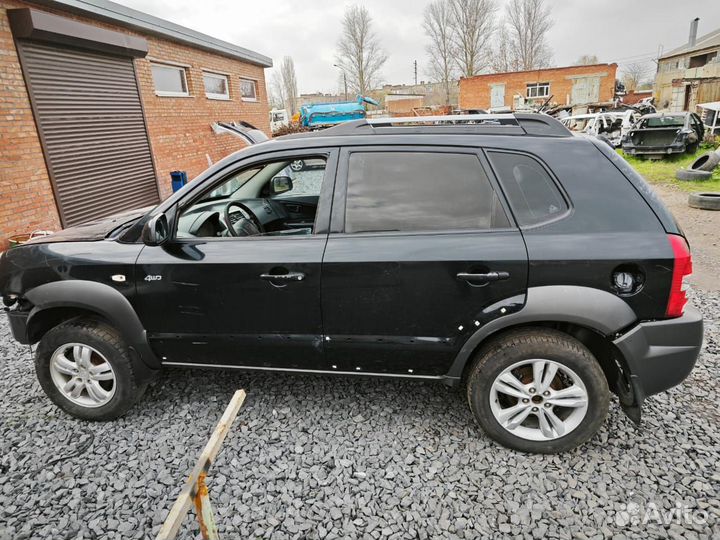 В разборе Hyundai Tucson 2004-2011 на бу Запчасти
