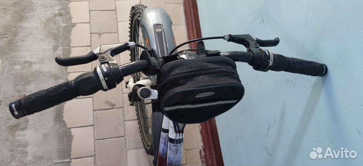 Jeep Cherokee Sport 26-Inch Mountain Bike