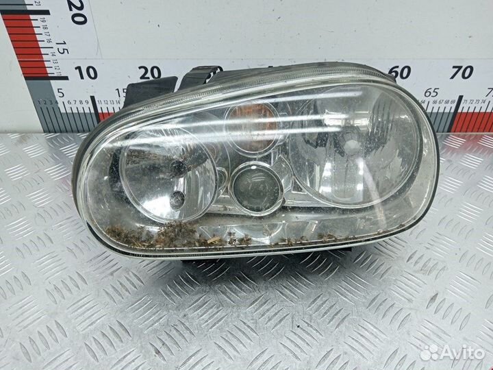 Фара передняя для Volkswagen Golf 4 89307370