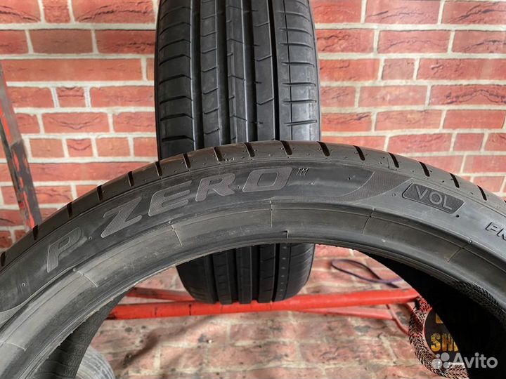 Pirelli P Zero PZ4 245/40 R21