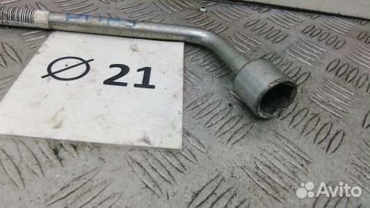 Ключ колесный toyota avensis verso ACM20 (DMA09VP0