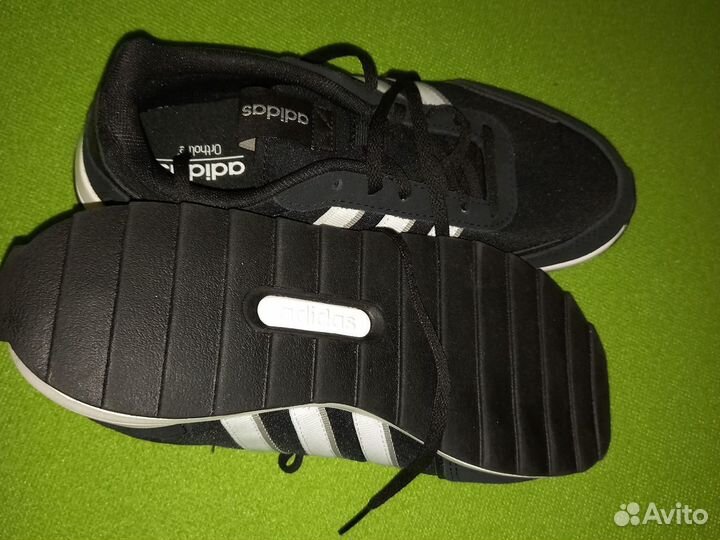 Кроссовки Adidas новые размер 38.5