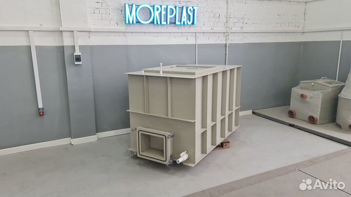 Контейнер для перевозки живой рыбы m18