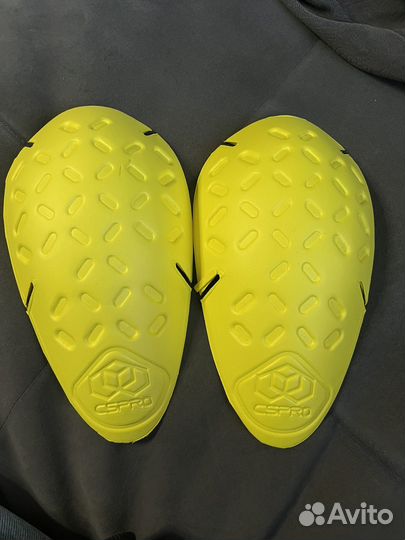 Защитная Вставка на локти в мотокуртку