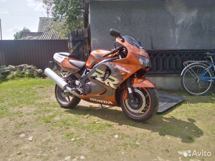 Honda cbr 919 rr fireblade