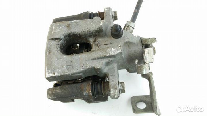 Суппорт задний левый Toyota Prius ZVW30 2010