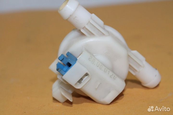 Расходомер воды Whirlpool 481227128522 бу. 5044