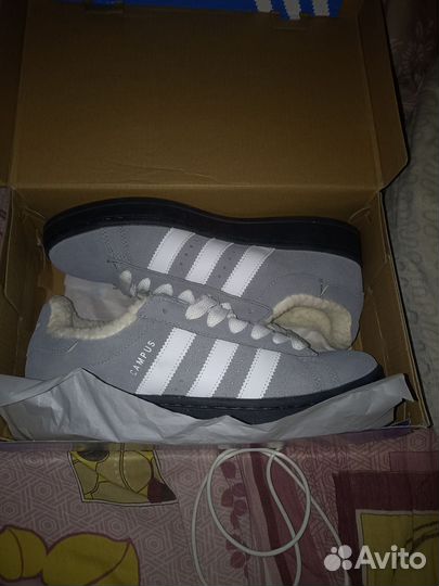 Продам кроссовки Адидас