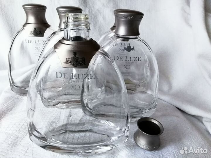 Пустые бутылки из под алкоголя