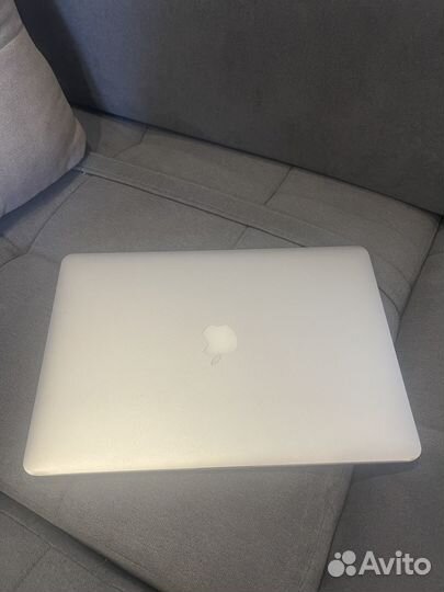 Macbook pro 15 i7 16GB SSD 1TB