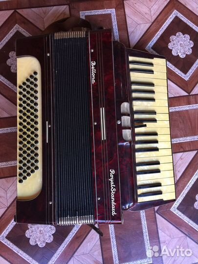 Аккордеон Royal Standard Bellona