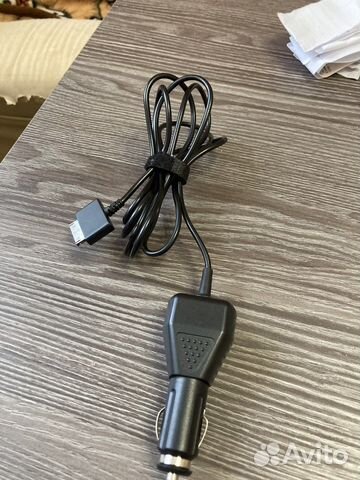 Кабель для зарядки в автомобиле