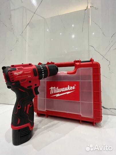 Шуруповерт Milwaukee 18V с двумя АКБ бесщеточный