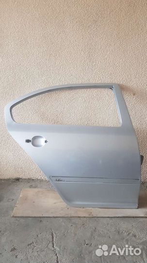 Дверь задняя правая skoda octavia a5