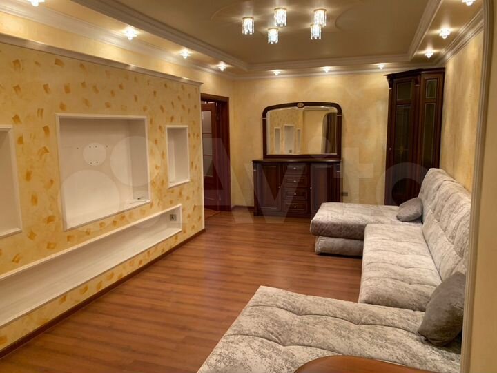 2-к. квартира, 67 м², 1/9 эт.