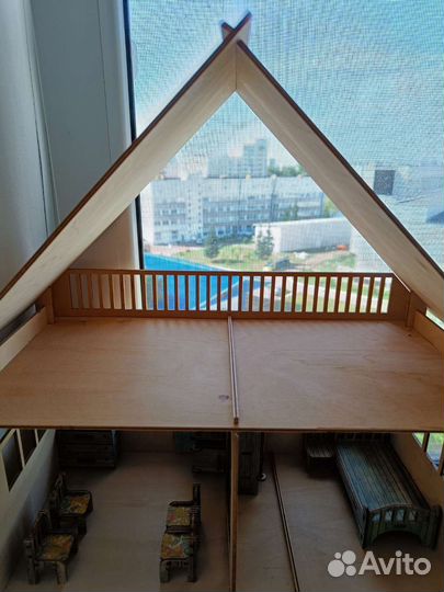 Кукольный домик с мебелью