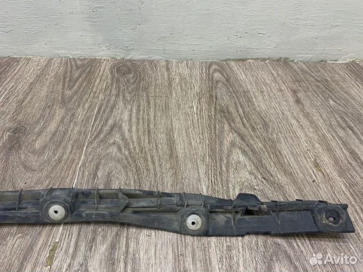 Крепление бампера заднее Opel Astra H универсал